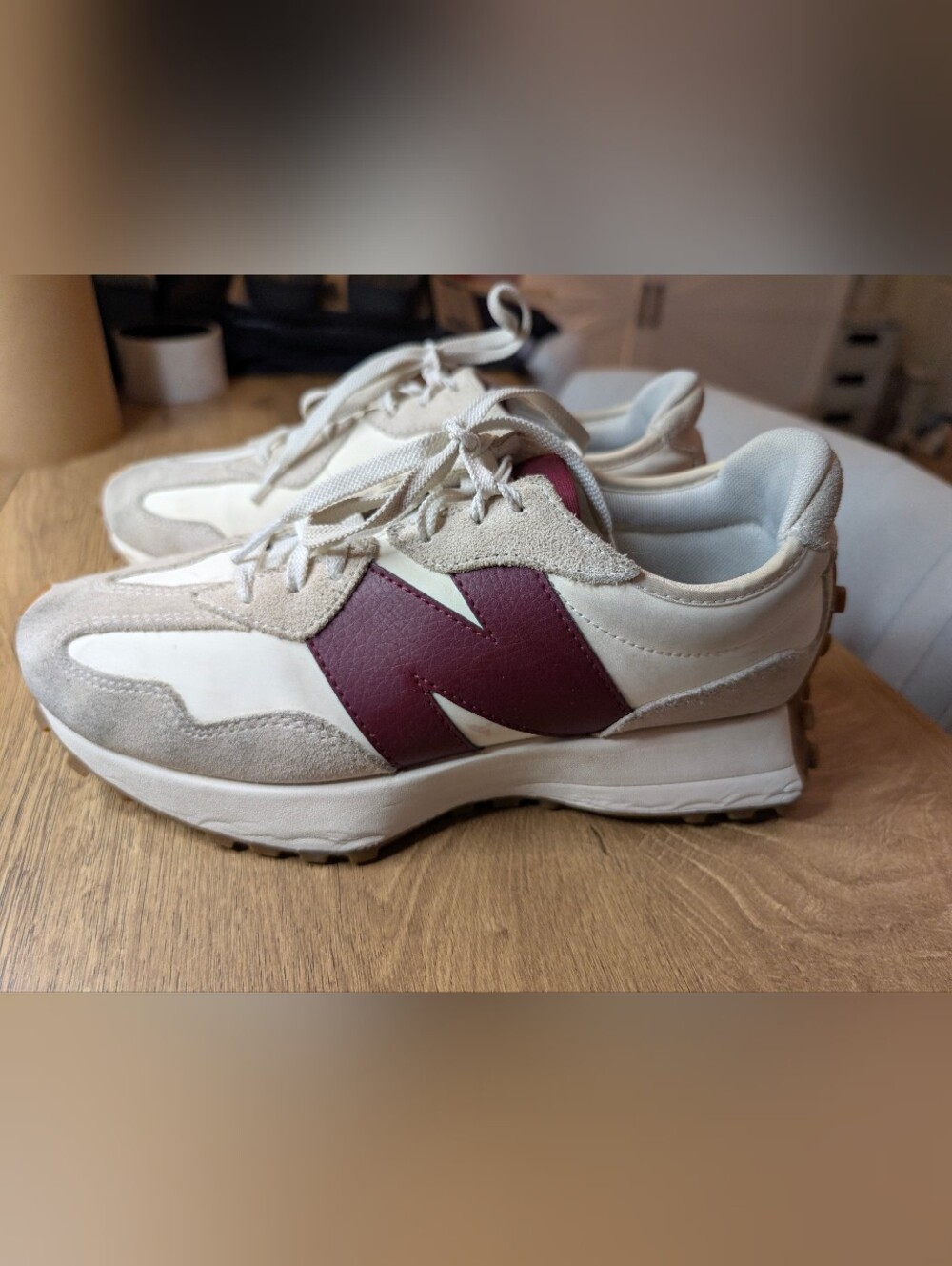 New balance 327 Moonbeam/Classic Burgundy Size 9